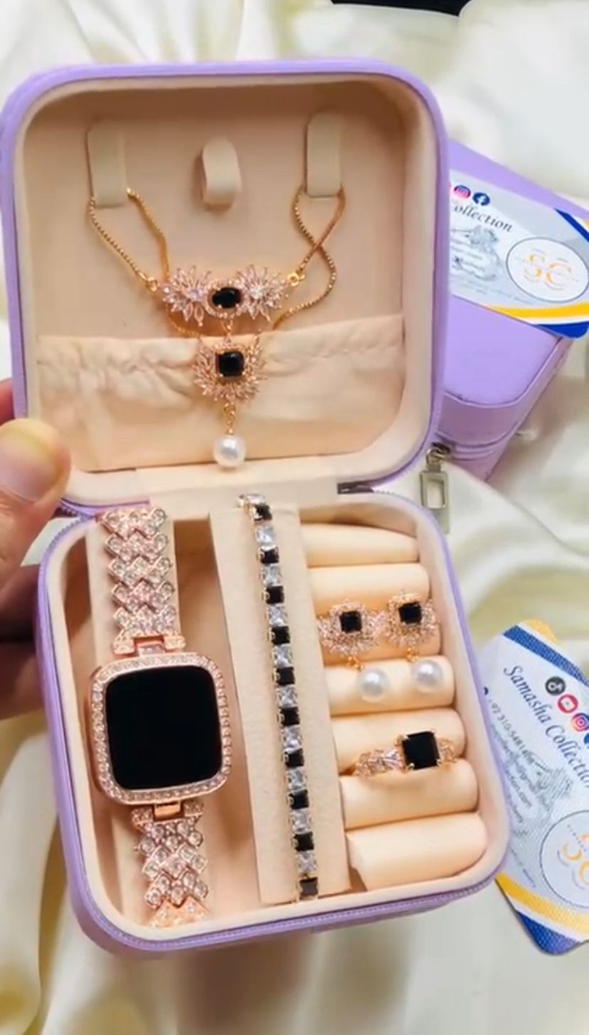 Elegant Women’s Gift Set